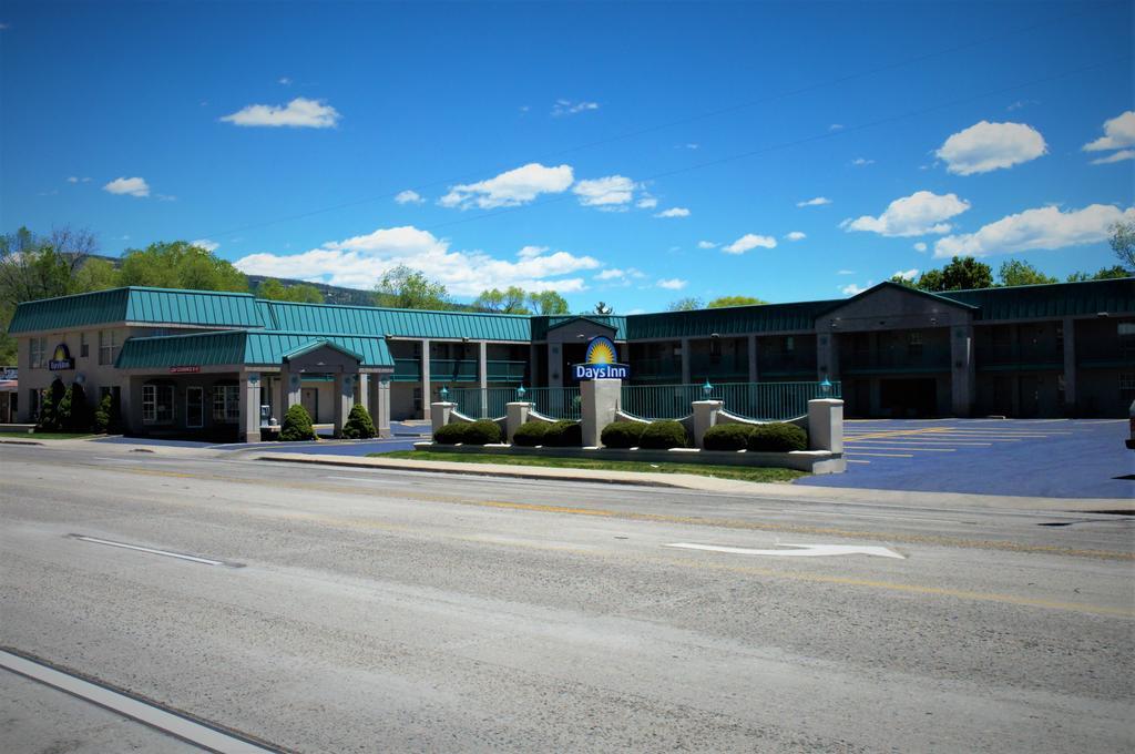 Days Inn By Wyndham Дуранго Екстериор снимка