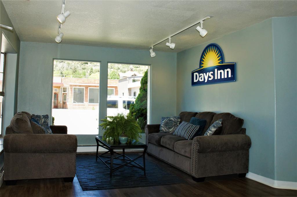 Days Inn By Wyndham Дуранго Екстериор снимка